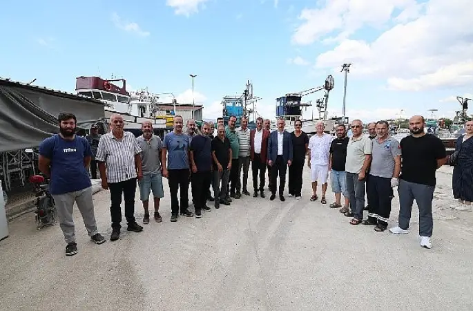 Büyükakın geleneği bozmadı, yeni sezonda Karamürselli balıkçılara da gitti