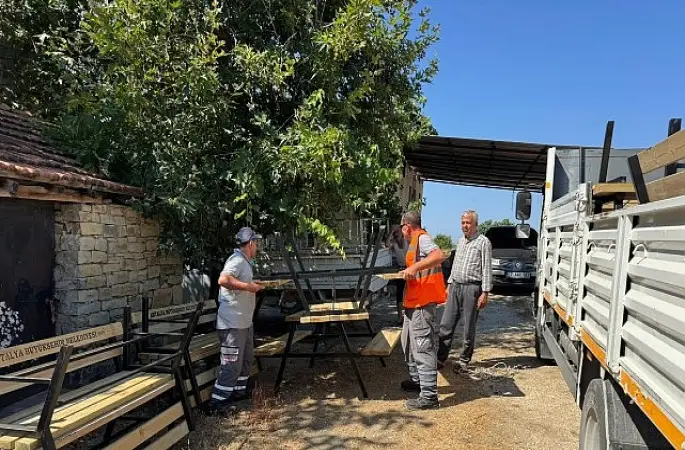  Büyükşehir'den Manavgat'a bank ve piknik masası desteği