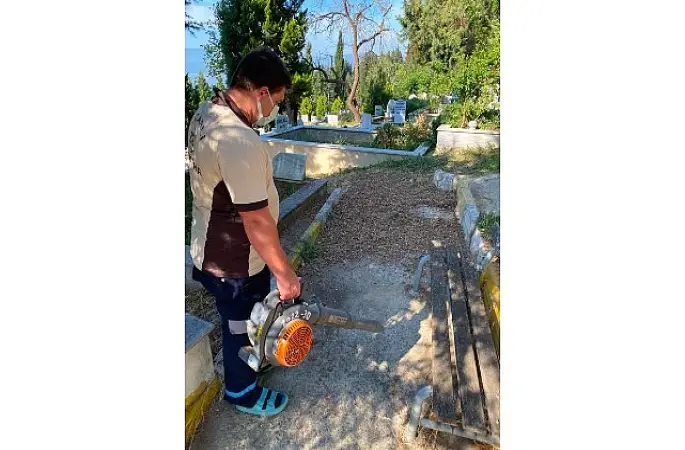 Büyükşehir'den mezarlıklara kesintisiz bakım