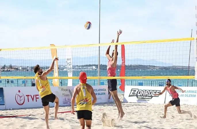 Çeşme'de Uluslararası Grand Slam Plaj Voleybolu heyecanı yaşandı