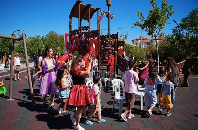 Çeşme'de yenilenen parklarda yaz boyu şenlik var