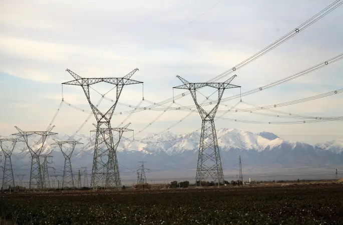 Çin’in en büyük 750 kV elektrik ağı Xinjiang’da kuruldu