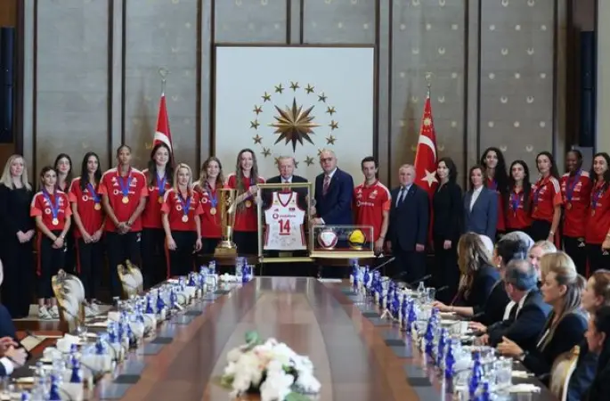 Cumhurbaşkanı Erdoğan, şampiyon milli voleybolcuları kabul etti