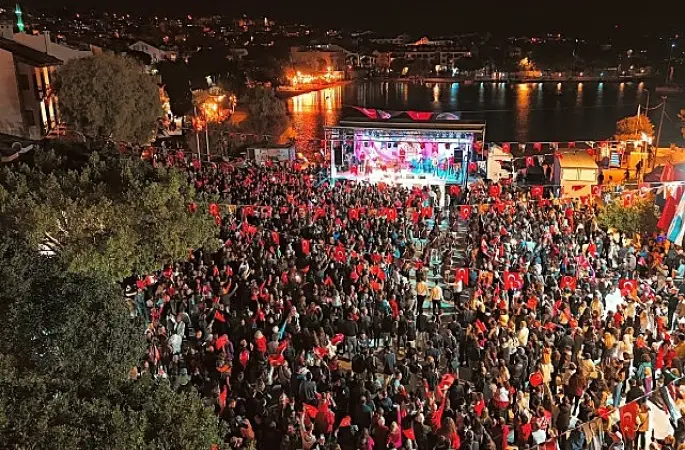 Cumhuriyetin 103. yılı omuz omuza kutlandı 