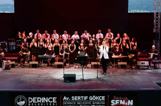 Derince’de “Öğretmenin Sesi – 9 Klasikler” Konseri düzenlendi