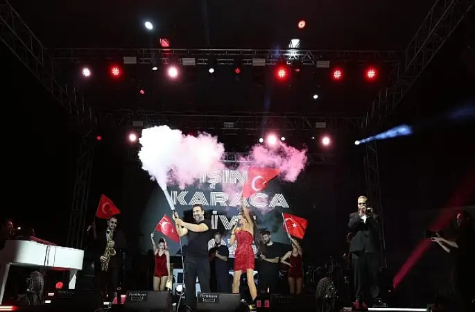 Didim Belediyesi'nden Zafer'e Yakışan Gece
