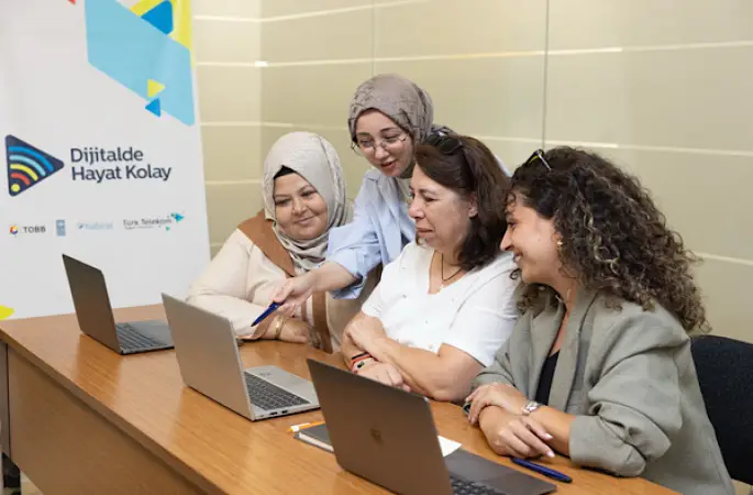‘Dijitalde Hayat Kolay’ projesinde mentörlük ve hibe başvuruları başladı