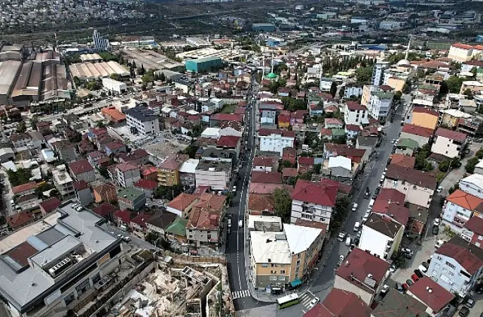Dilovası'nda yollar yenileniyor, ulaşım rahatlıyor   