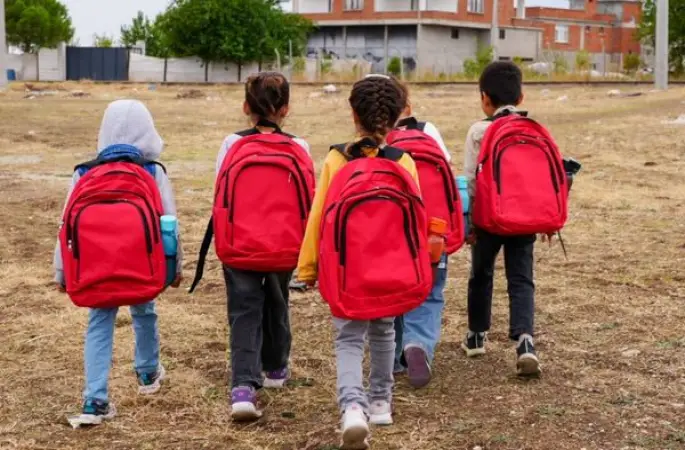 Diyarbakır’da 280 öğrenciye kırtasiye ve çanta desteği