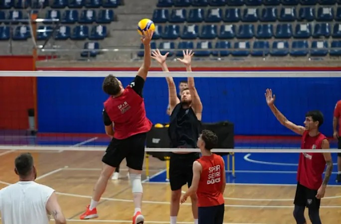 Düzce Belediyesi Spor Akademisi Erkek Voleybol Takımı yeni sezona hazırlanıyor