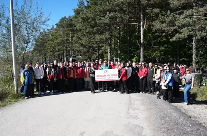 Düzce’de 350 genç Topuk Yaylası’nda doğa ve spor etkinliğine katıldı