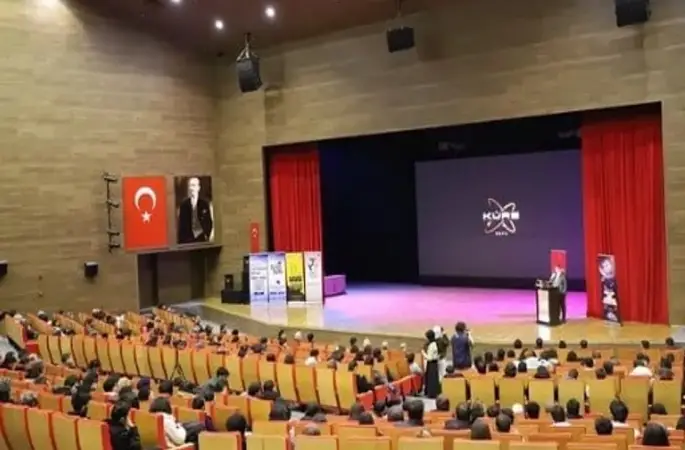 EBYÜ'de Dijital Bilgi ve Yapay Zekâ: Küre Konferansı