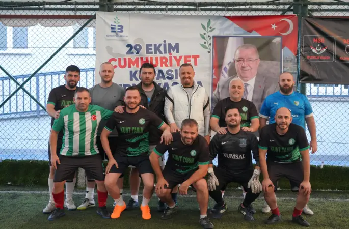 Edremit Belediyesi Cumhuriyet Kupası Halı Saha Turnuvası başladı