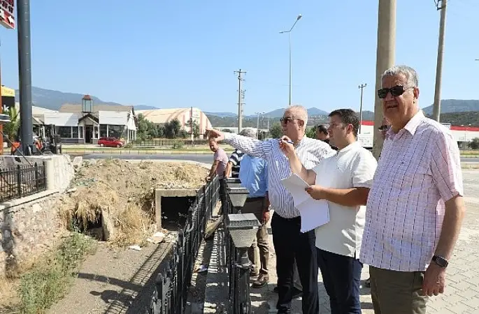 Edremit'te trafiği rahatlatacak yan yol çalışması