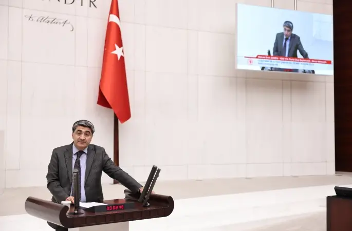 Ekmen: Adeta intihar salgını var