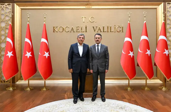 Eski Bakan Güllüce’den Kocaeli Valisi Aktaş’a ziyaret