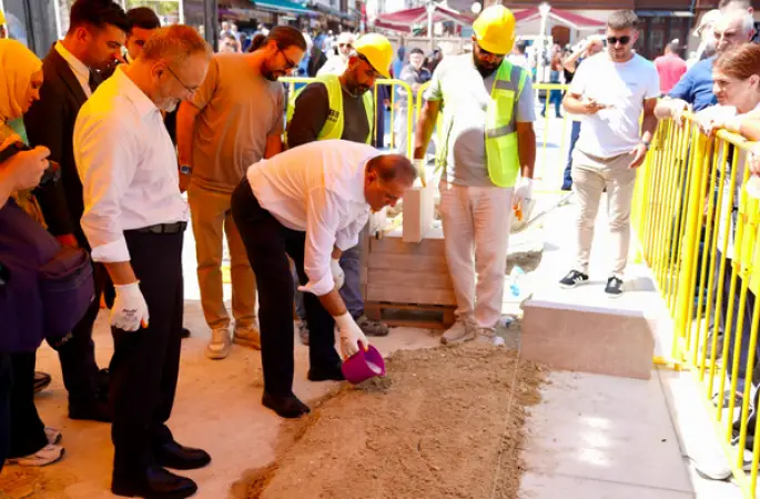 Eyüpsultan Meydanı tarihi kimliğine uygun şekilde yenileniyor