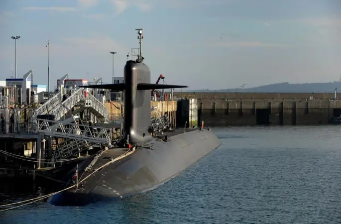 Fransa’da Nükleer Üs Alarmı: Gizemli Drone Uçuşu Savunma Tedbirlerini Devreye Soktu