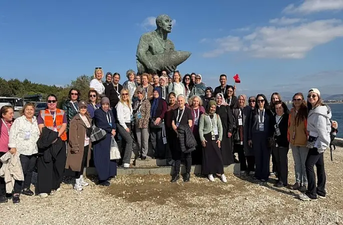 Gençler Cumhuriyet'in izinde yürüdü, kadınlar Çanakkale'yi keşfetti