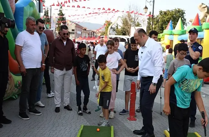 Geyve'de Medeniyetler Buluştu: Çocuk ve Halk Oyunları Şenliği Renkli Görüntülere Sahne Oldu