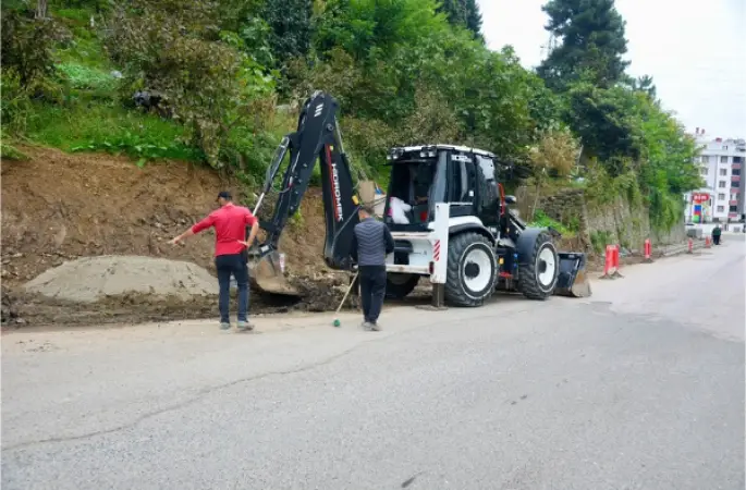Giresun Belediyesi ulaşım güvenliği için kaldırım çalışmalarına başladı 