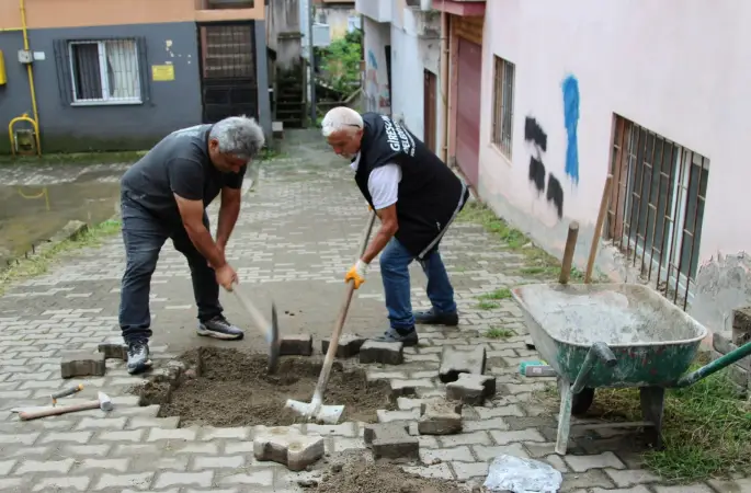 Giresun Belediyesi yol ve kaldırım çalışmalarını sürdürüyor