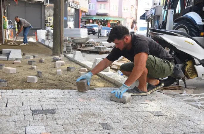 Giresun'da cadde ve sokaklarda yenileme çalışmaları sürüyor