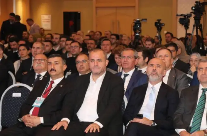 Gültekin: Asgari ücret hiçbir surette açlık sınırının altında kalmamalı