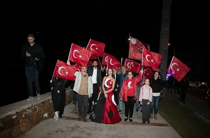 Güzelbahçe'de Cumhuriyetin 103. Yılı Coşkuyla Kutlandı