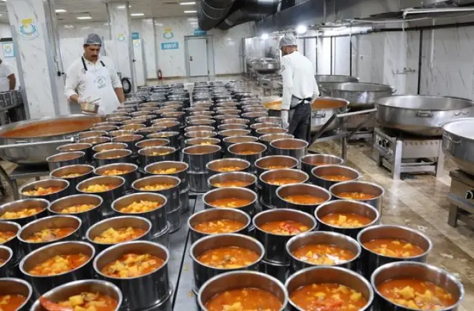 Haliliye Belediyesi günlük 4 bin 898 kişiye sıcak yemek ulaştırıyor
