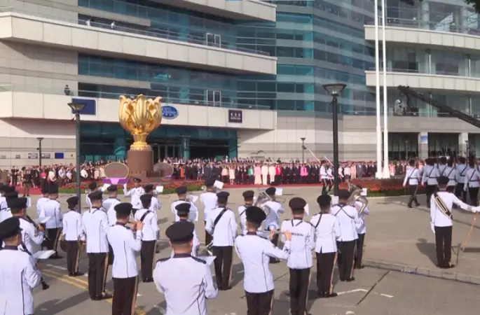 Hong Kong’da anavatana dönüşün 29. yılı bayrak töreniyle kutlandı