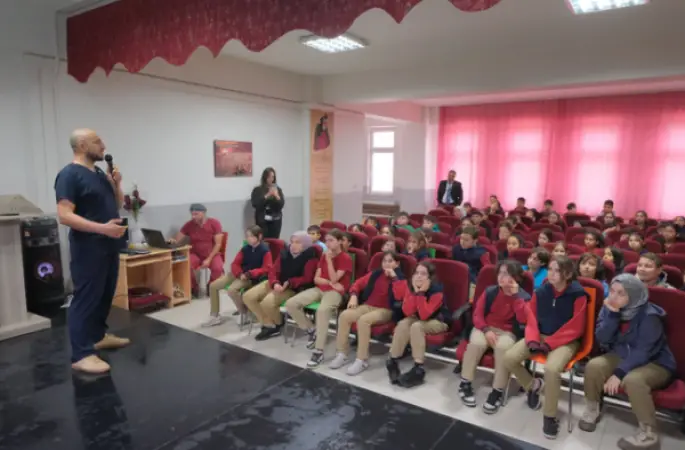 İnegöl’de öğrencilere hayvan sevgisi ve doğru yaklaşım eğitimi verildi 