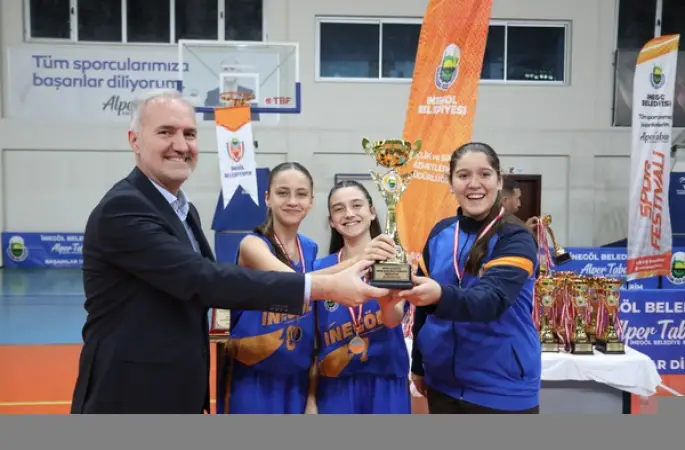 İnegöl'de Sokak Basketbolu Turnuvası tamamlandı