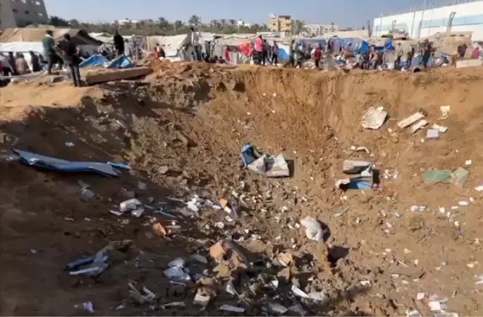İsrail'in Gazze'ye düzenlediği hava saldırılarında 3 Filistinli hayatını kaybetti