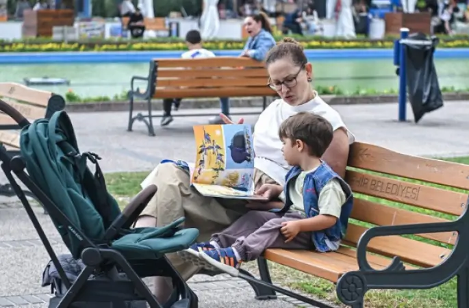 İZKİTAP’ta edebiyat ve kitap buluşmaları sürüyor