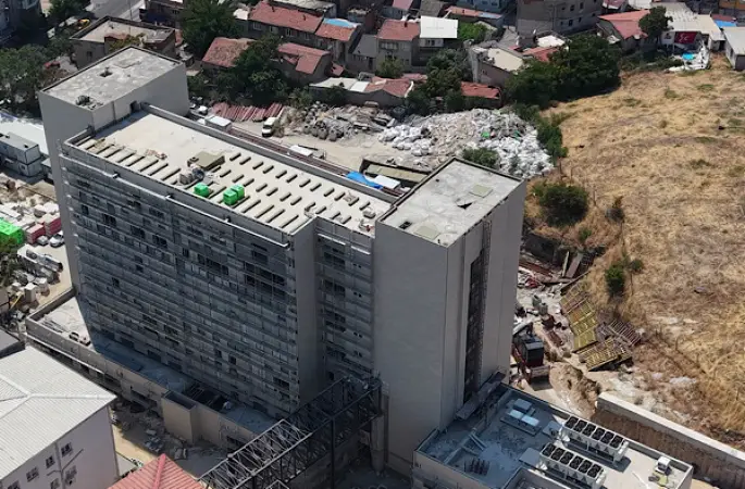  İzmir Eşrefpaşa Hastanesi’nin yeni ek hizmet binasında sona yaklaşıldı