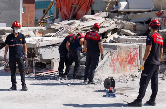 İzmir İtfaiyesi ağır arama kurtarma akreditasyonuna hazırlanıyor
