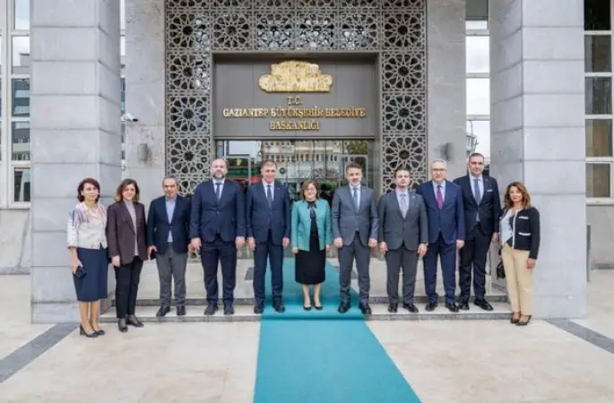 İzmir ve Gaziantep arasında atık yönetimi iş birliği ele alındı