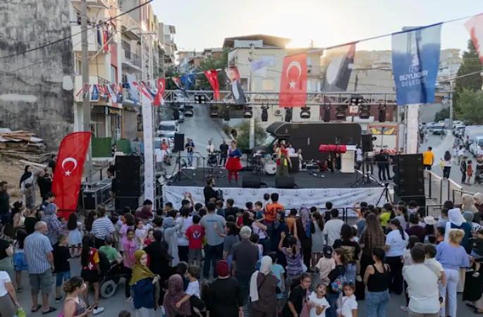 İzmir’de Mahalle Şenlikleri Karabağlar’da düzenlendi