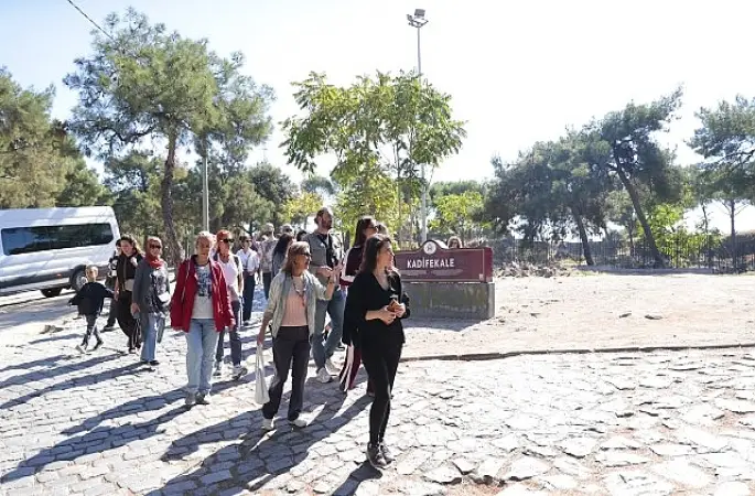 İzmirliler, Kültürel Miras Gezileriyle Konak'ı keşfediyor