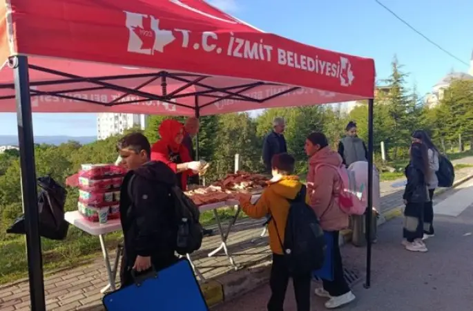 İzmit’te Beslenme Saati Projesi sürüyor