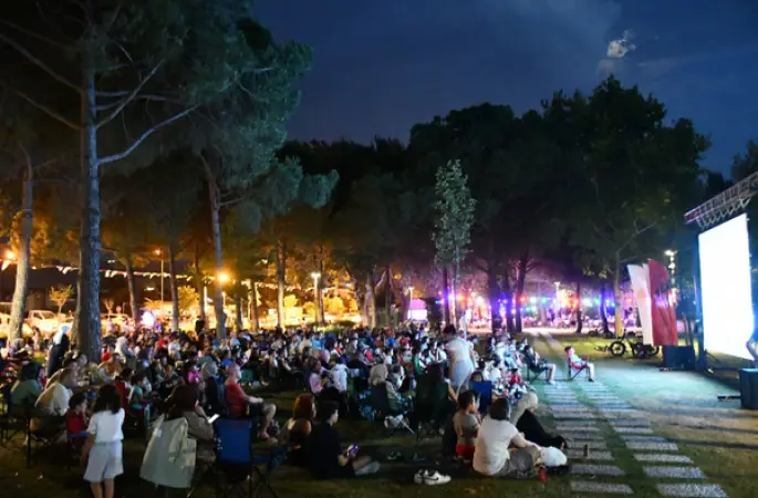 İznik'te "Nostaljik Yaz Akşamları" etkinlikleri sürüyor