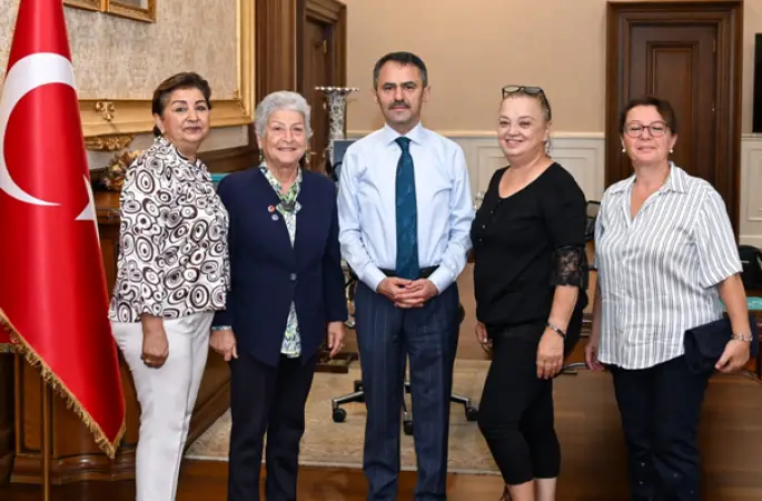 Kadın ve Mücadele Derneği Kocaeli Şubesinden Vali Aktaş’a ziyaret