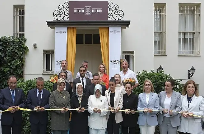 Kalyon Kültür'ün Yeni Sergisi 'Güneşin Kıyısı' Sanatseverlerle Buluştu   