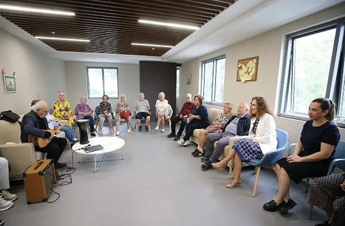 Karşıyaka'da “Dünya Yaşlılar Günü" neşeyle kutlandı