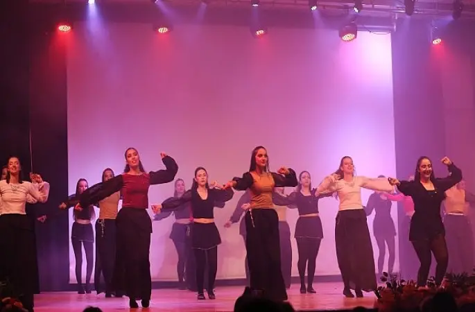 Karşıyaka'da halk dansları kurslarına rekor kayıt!