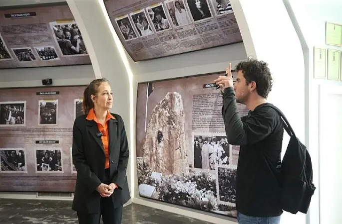 Karşıyaka'da rehberli turlar yeni rotayla devam ediyor:   “Atatürk'ün Adımlarıyla Karşıyaka"