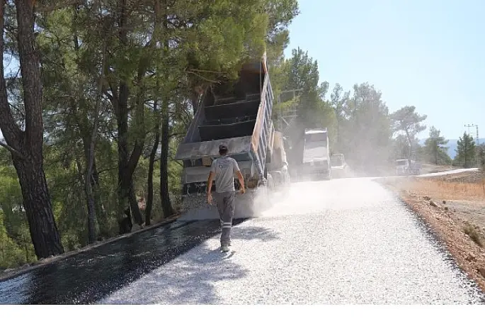 Kaş'ta 40 yıllık yol çilesi sona eriyor