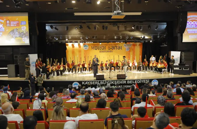Kayseri Büyükşehir Belediyesi Konservatuvarı Yaz Okulu'nda 1.865 kursiyer eğitim aldı