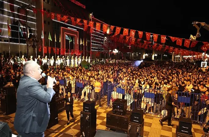 Keçiören'de 30 Ağustos coşkusu meydanlara sığmadı